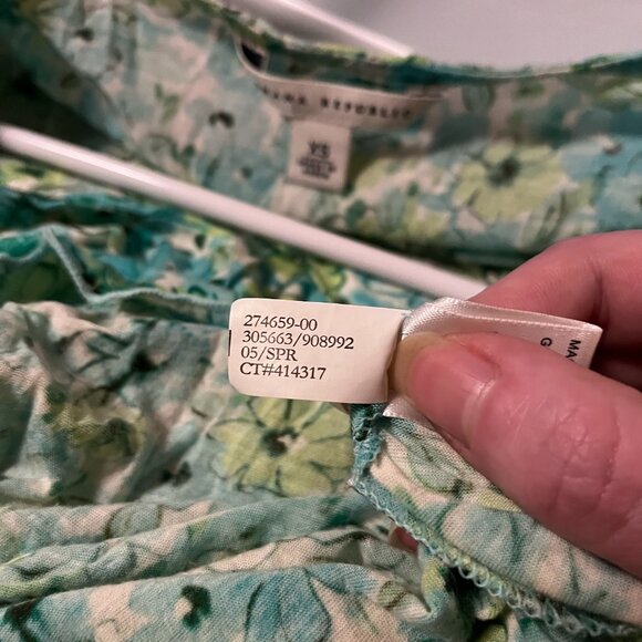 Banana Republic Green Blue Patterned Top Size Extra Small - Picture 6 of 9